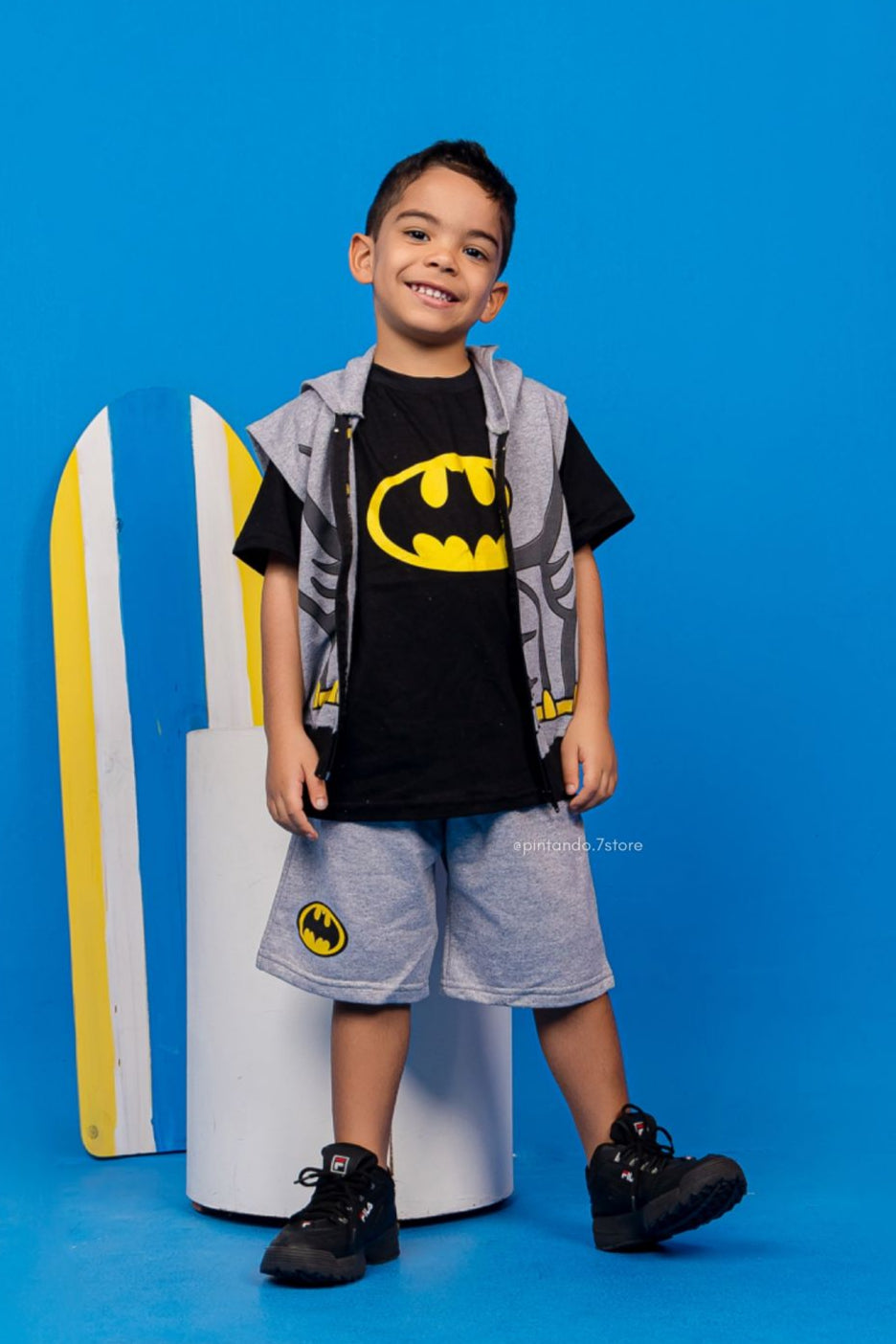 Conjunto Moletinho Infantil Menino 3 Peças com Capuz - Jaqueta, Camiseta e Bermuda