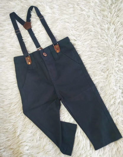 Calça infantil com suspensório