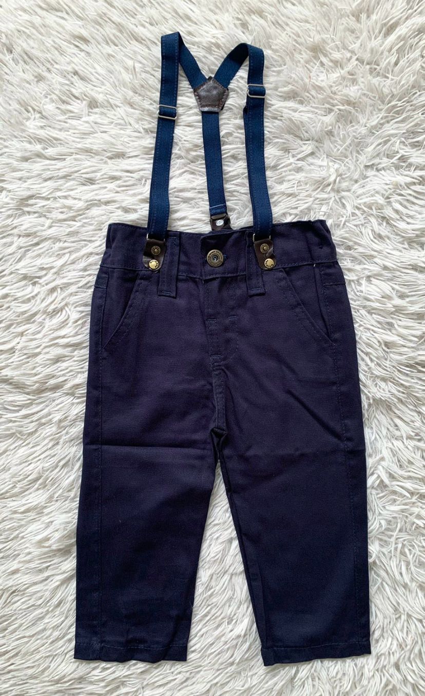 Calça infantil com suspensório