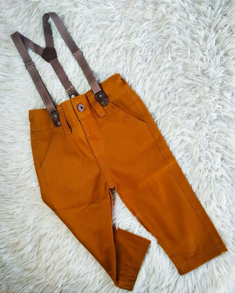 Calça infantil com suspensório