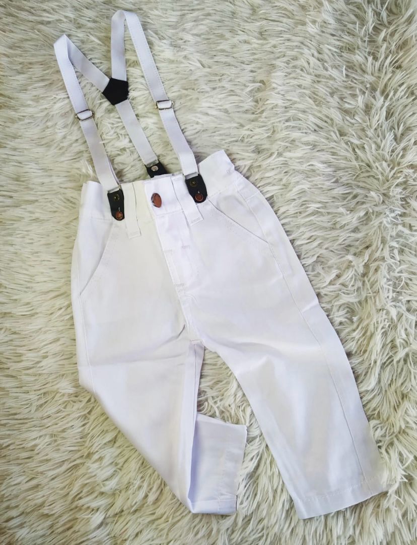 Calça infantil com suspensório