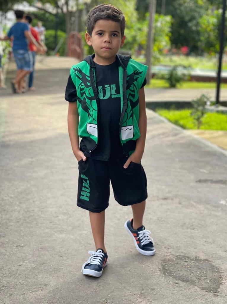 Conjunto Moletinho Infantil Menino 3 Peças com Capuz - Jaqueta, Camiseta e Bermuda